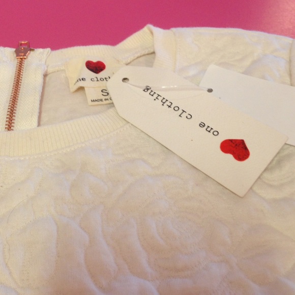 NWT White Floral Top - Picture 4 of 4