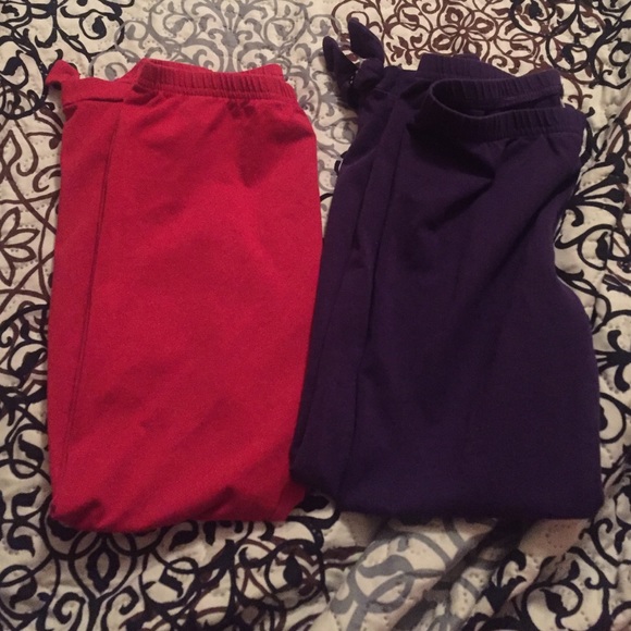2 pairs pf leggings