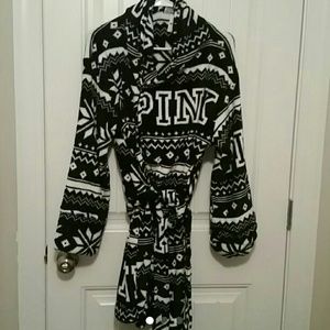 VS pink robe victoria's secret NWT