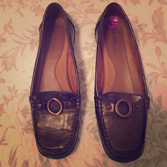 New! Naturalizers. Loafer. Bronze leather. 8 1/2.