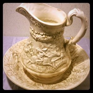 Antique water vase, of Tam O'Shanter Witch Chase