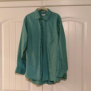 final $ drop!Green VanHeusen men's dress shirt