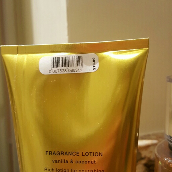 Victoria Secret Set - Picture 2 of 3