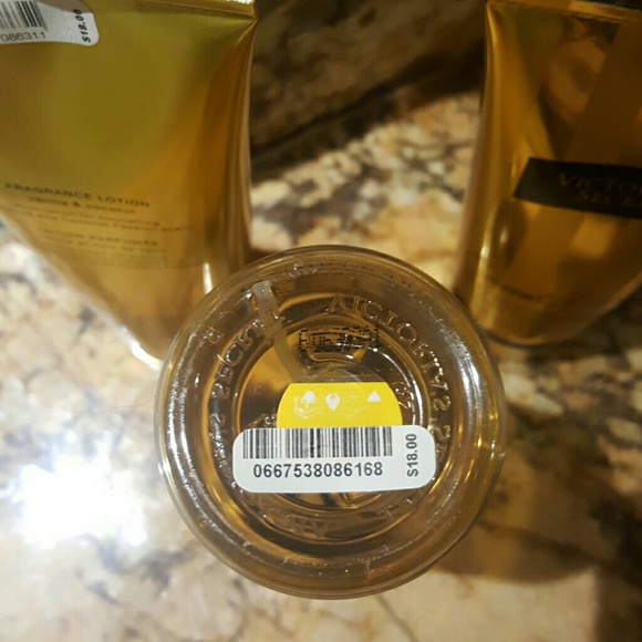 Victoria Secret Set - Picture 3 of 3