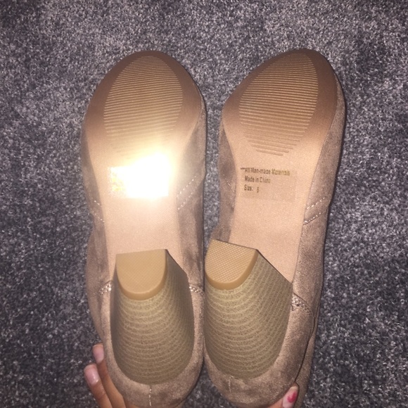 💥PRICE DROP💥NEW💥Booties - Picture 2 of 2