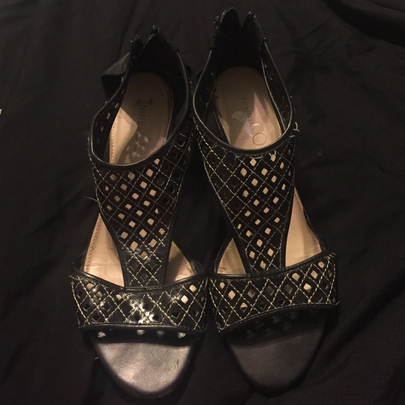 Black wedge