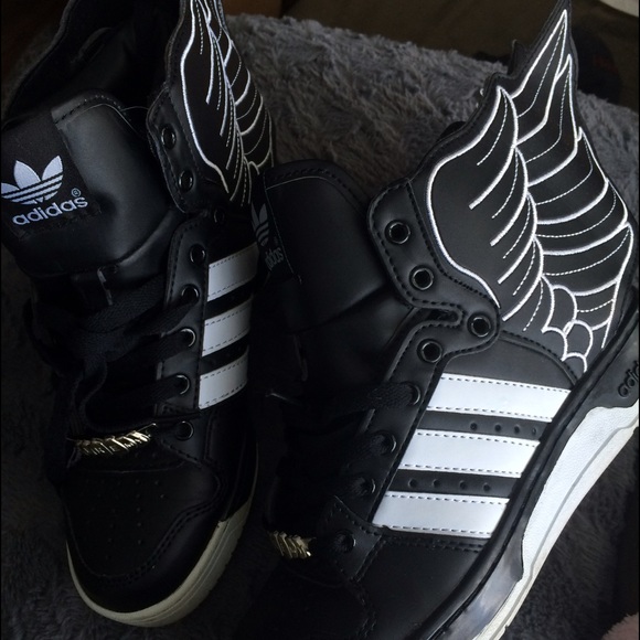 Jeremy Scott wing adidas