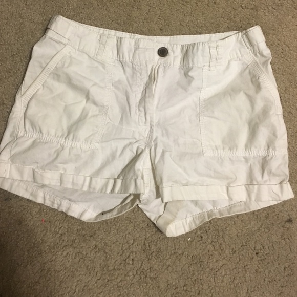 Off white H&M shorts