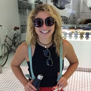 Meet your Posher, Annabel