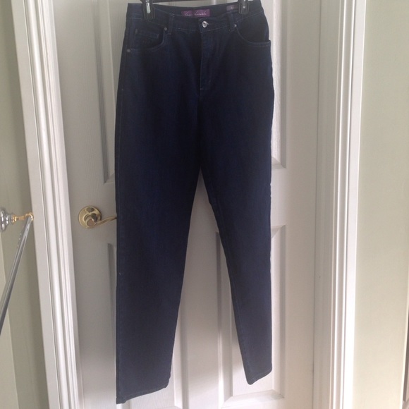 Gloria Vanderbilt Denim - Gloria Vanderbilt- Closet Close Out - Size 8