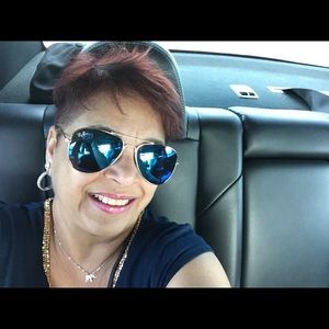 Meet your Posher, Ana