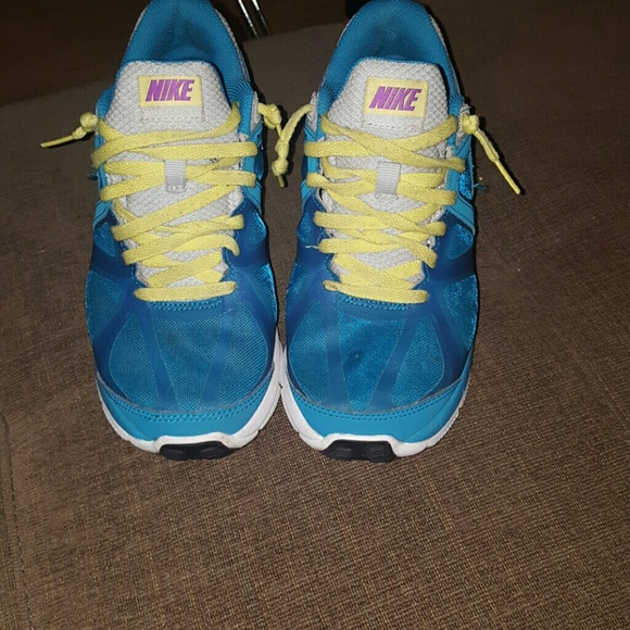 Nike air max running shoes