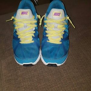 Nike air max running shoes