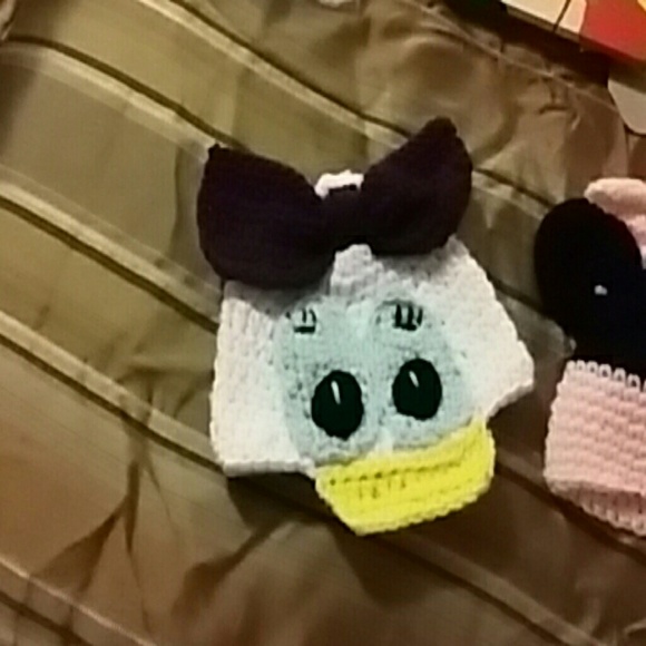 Daisy knitted bennie