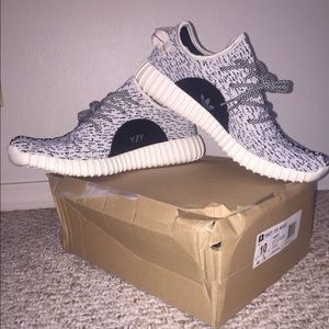 Yeezy 350 boost,turtle dove, size 10