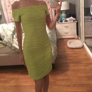 Off shoulders neon dress