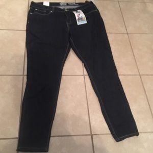 Levis Totally Comfy Super Skinny Jeans dark wash