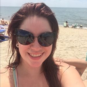 Meet your Posher, Addy