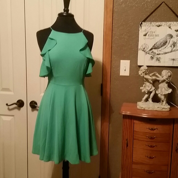 Super cute Kelly green spaghetti strap dress