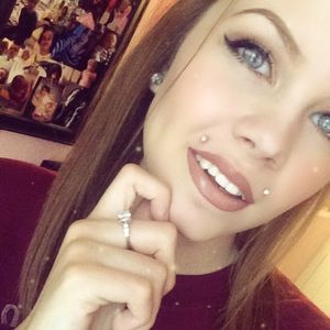 Meet your Posher, Alicia