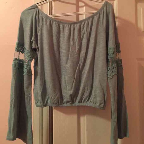 Off the shoulder bell sleeve top - Picture 4 of 4