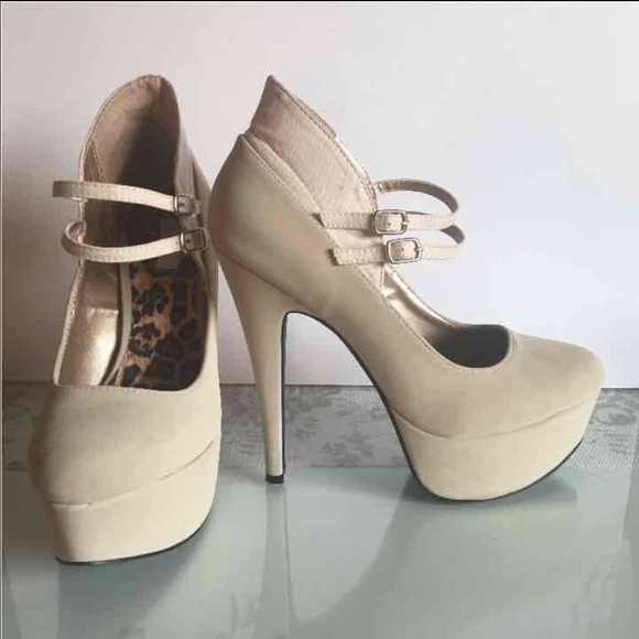 NWOT Nude platform heels - Picture 2 of 4