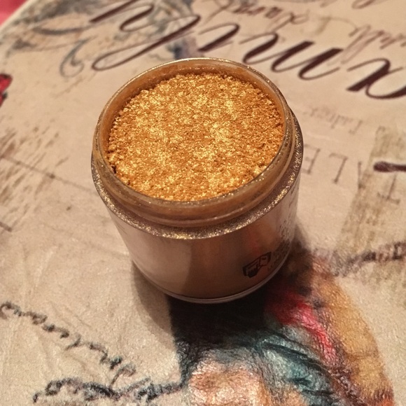 Sold!!Mac Pigment 💛Gold💛 - Picture 3 of 4