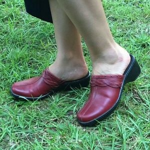 Cute Red Leather Clarks