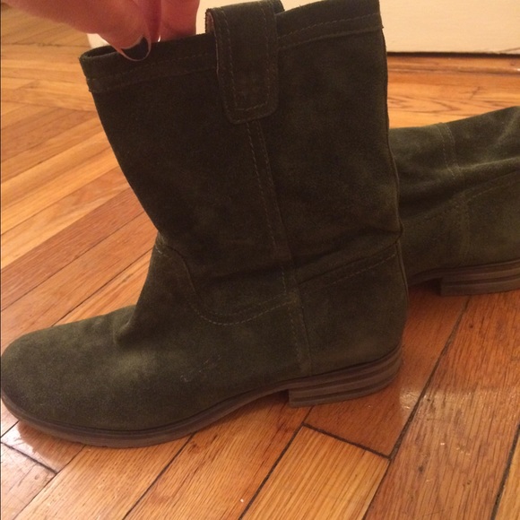 Naturalizer green suede boots