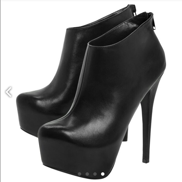 STEVE MADDEN DAFNI booties