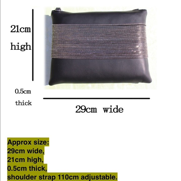 💕Large Clutch W/Chains💕 - Picture 5 of 5