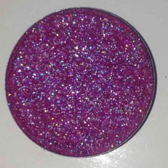 Limited edition glitter pressed eyeshadow