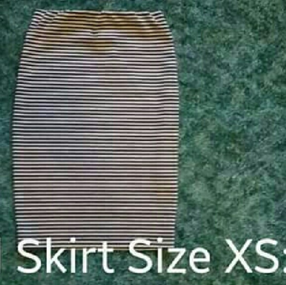 Black and grey striped pencil skirt