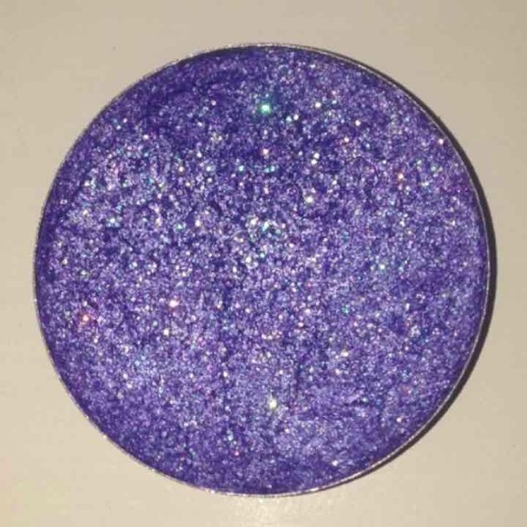 Limited Edition pressed glitter eyeshadow