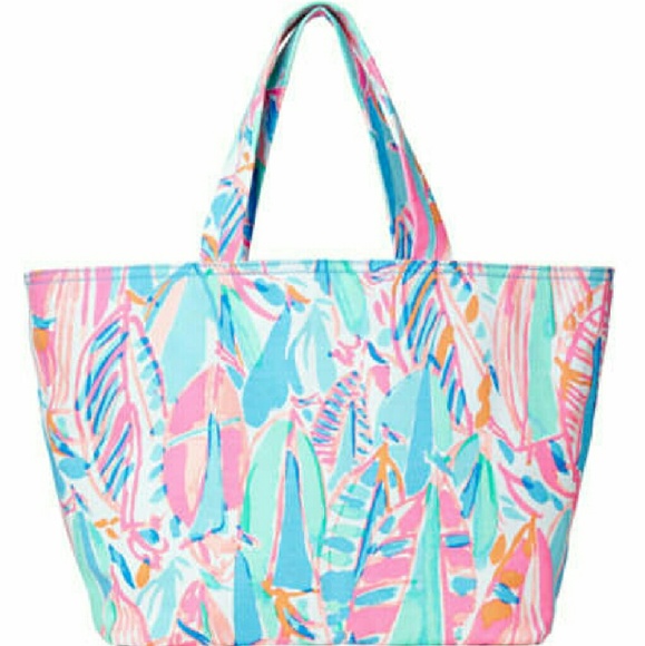 Lilly Pulitzer Handbags - Lilly Pulitzer Palm Beach tote Out to Sea