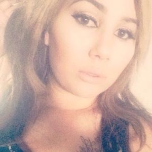 Meet your Posher, Cassandra