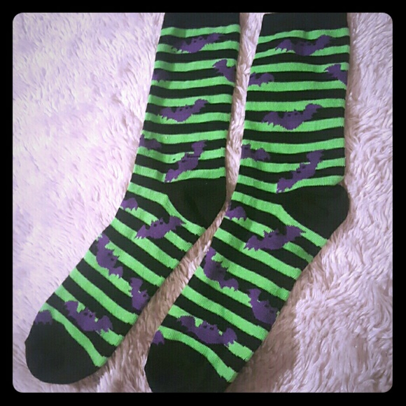 NWOT bat Halloween stripe socks