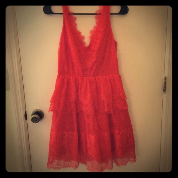 Amazing BCBG Willa lace dress (poppy color)❤️😍