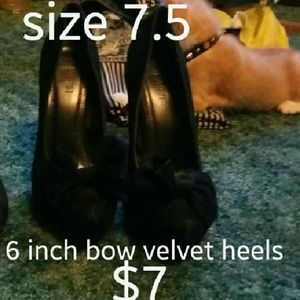 Black bow heels