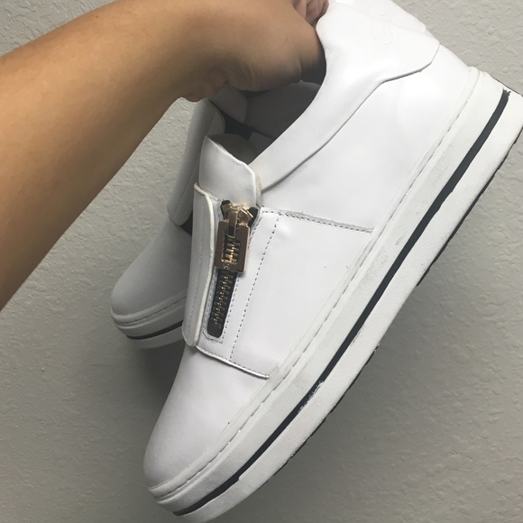 RV white slip on - Picture 2 of 4