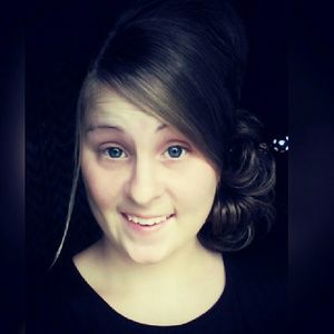 Meet your Posher, Andrea