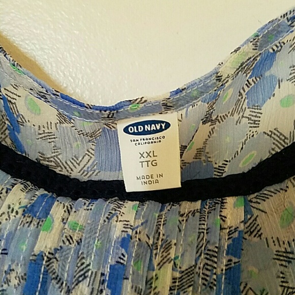 Sheer old Navy top - Picture 2 of 3