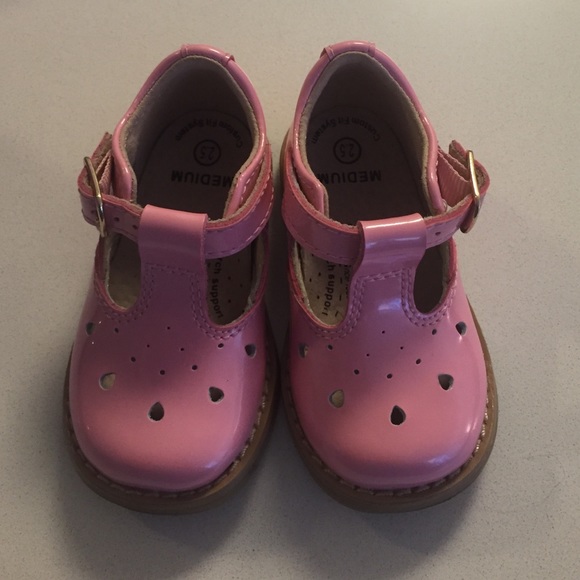 Footmates Harper rose patent shoes size 2.5