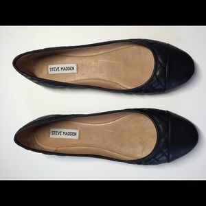Steve Madden black flats