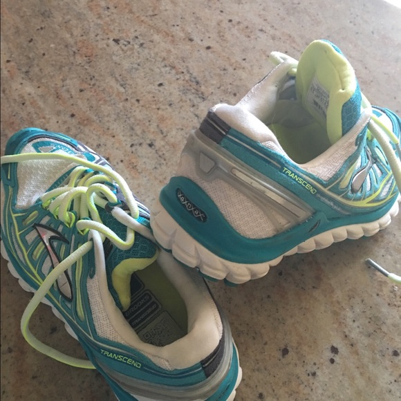 Girls sneakers