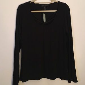 Black shirt w destinations at neckline