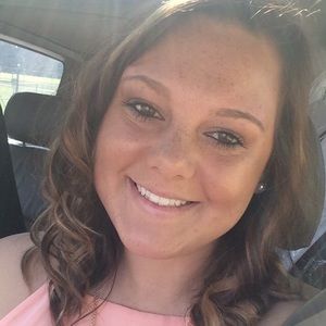 Meet your Posher, Halie