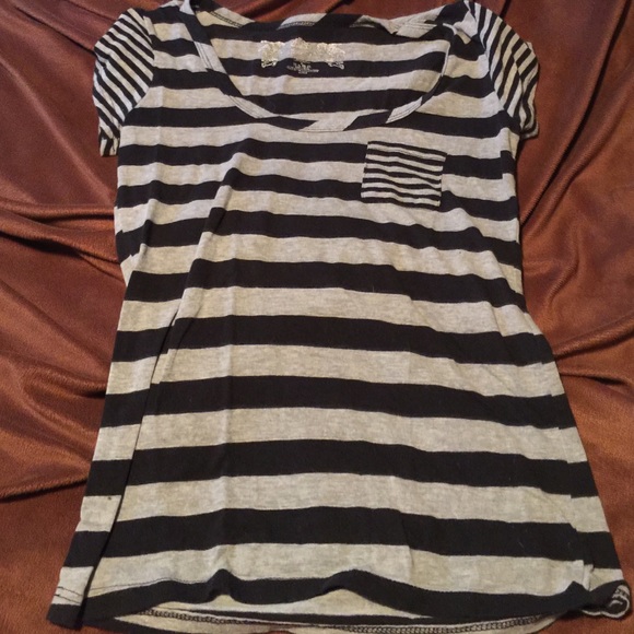 Black and gray stretch t