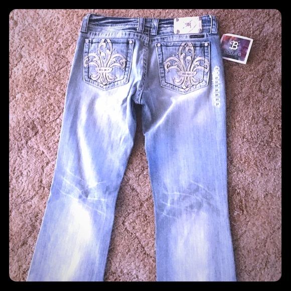 Light wash miss me jeans