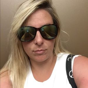 Meet your Posher, Christina